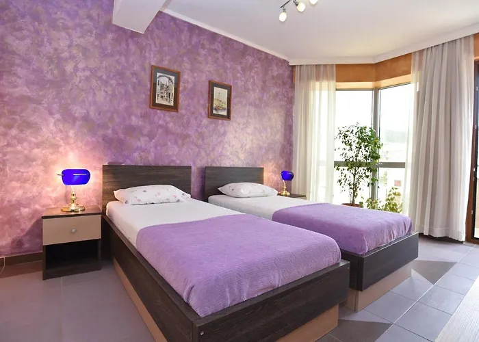 Lux Apartments M